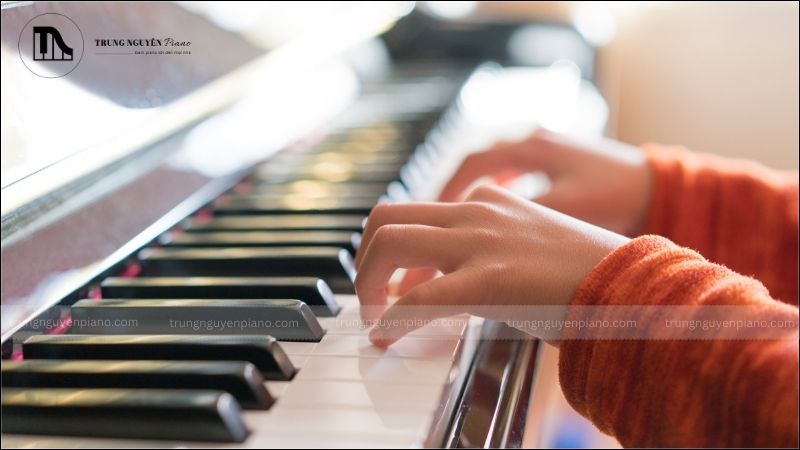 Khóa học Piano bao nhiêu tiền? Cập nhật chi phí và các yếu tố ảnh hưởng mới nhất 2025 14 Chi phí mua đàn piano (nếu chưa có)_ Lựa chọn đàn phù hợp với ngân sách