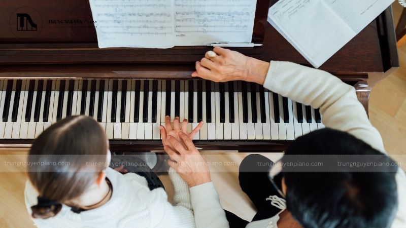 Khóa học Piano bao nhiêu tiền? Cập nhật chi phí và các yếu tố ảnh hưởng mới nhất 2025 5 Học piano tại nhạc viện_ Ưu, nhược điểm, mức giá và điều kiện theo học