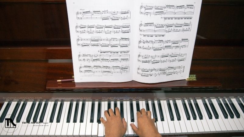 Hướng dẫn đánh đàn piano bài Happy Birthday đơn giản 10 Luyện tập chậm rãi, chia nhỏ bài hát