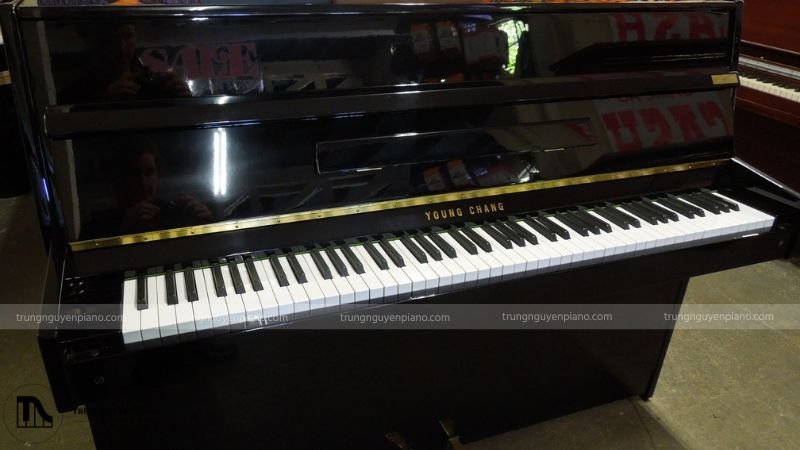 Đàn Piano Cơ Young Chang dòng U series