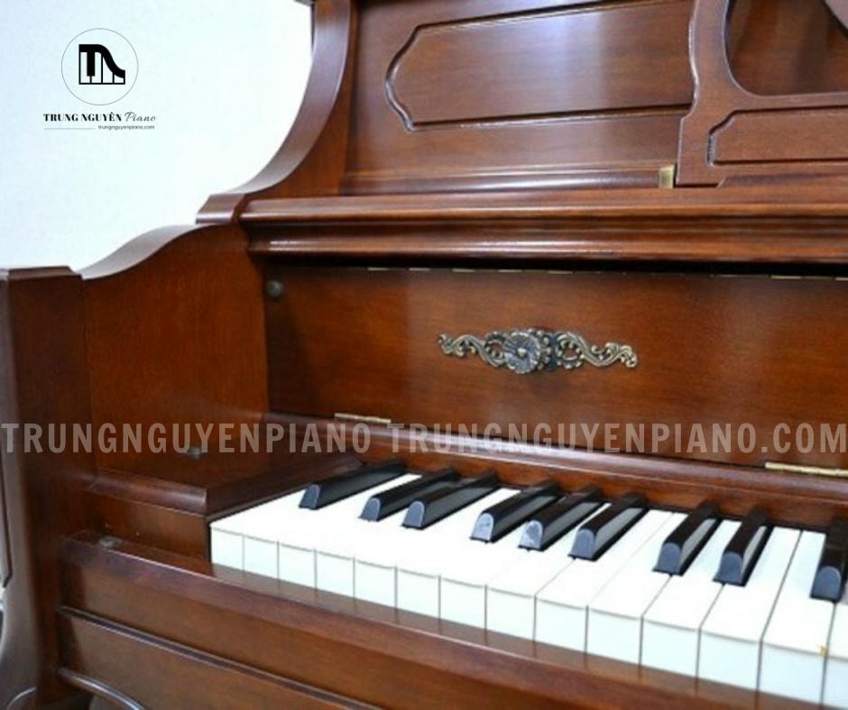 Bàn phím của đàn piano Kawai KL62KF gồm 88 phím được làm từ Phenolic Resin, mang lại cảm giác chắc chắn