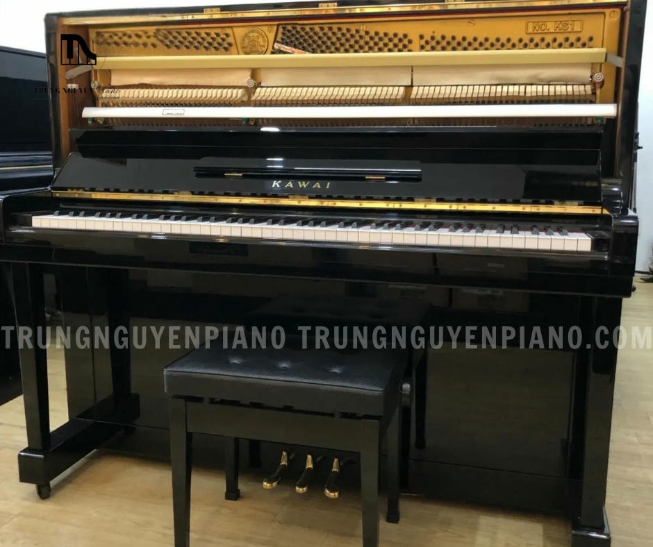 Đàn Piano Kawai KS1 5 Đàn piano Kawai KS1 có lớp vỏ ngoài của đàn thường được làm từ gỗ tự nhiên với nước sơn bóng