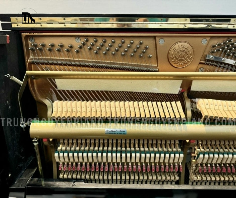 Đàn Piano Kawai SA5E 4 Đàn Piano Kawai SA5E có bảng cộng hưởng (Soundboard) bằng gỗ vân sam