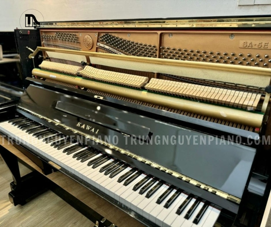 Đàn Piano Kawai SA5E 15 Đàn Piano Kawai SA5E có bề mặt phím thường được làm từ vật liệu cao cấp
