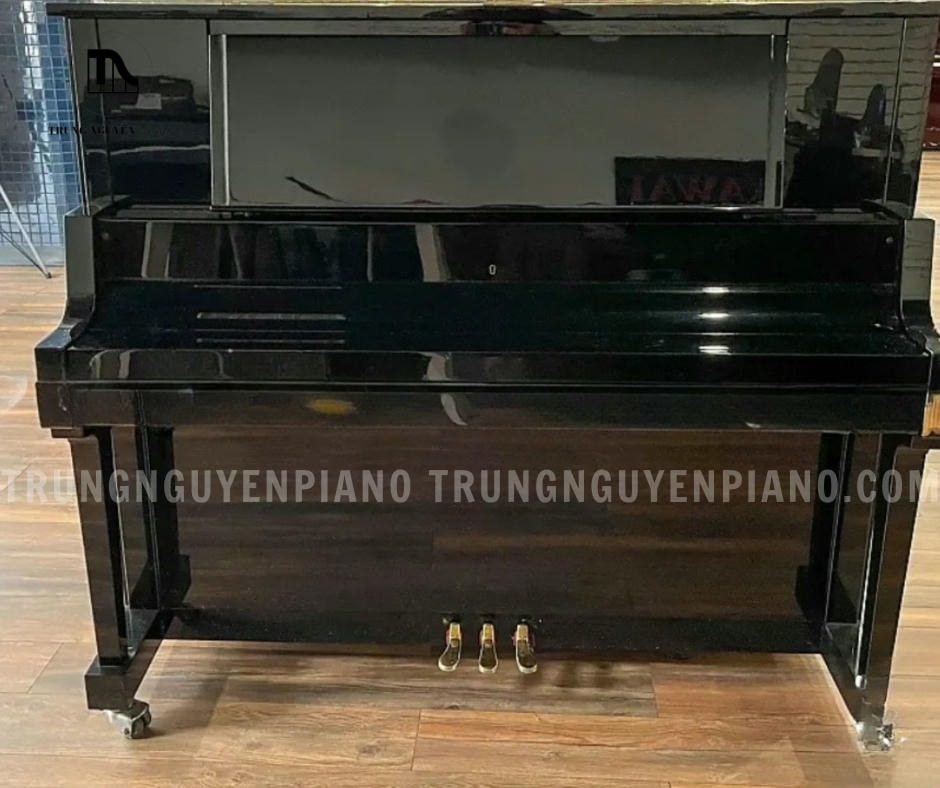 Đàn Piano Kawai US75 có thiết kế tinh tế, đường nét hài hòa cùng các chi tiết kim loại sáng bóng