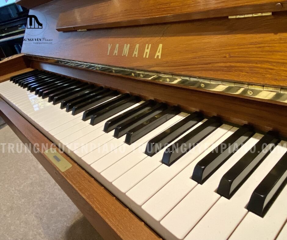 Đàn Piano Yamaha W109B 3 Đàn Piano Yamaha W109B trang bị bàn phím 88 phím được làm từ vật liệu chất lượng cao như Phenolic Resin