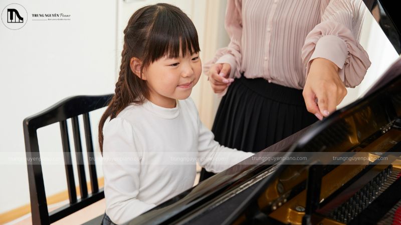 Lời khen ngợi và động viên đúng lúc là động lực cho trẻ