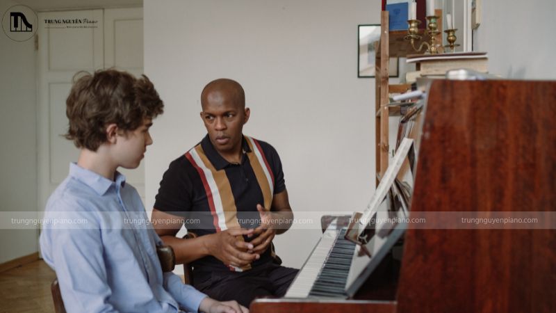 Việc ép buộc, la mắng sẽ làm mất đi niềm vui học piano của trẻ
