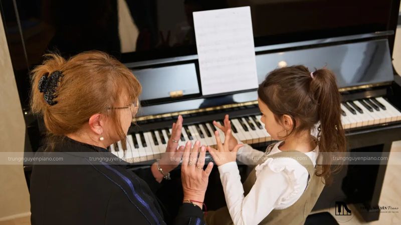 Cần kiên nhẫn, lắng nghe và luôn đồng hành cùng bé