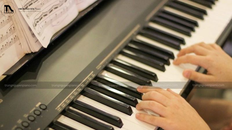 Các quãng 8 trên đàn piano: kiến thức từ a-z cho người mới 5 Lỗi thế tay căng cứng, không linh hoạt