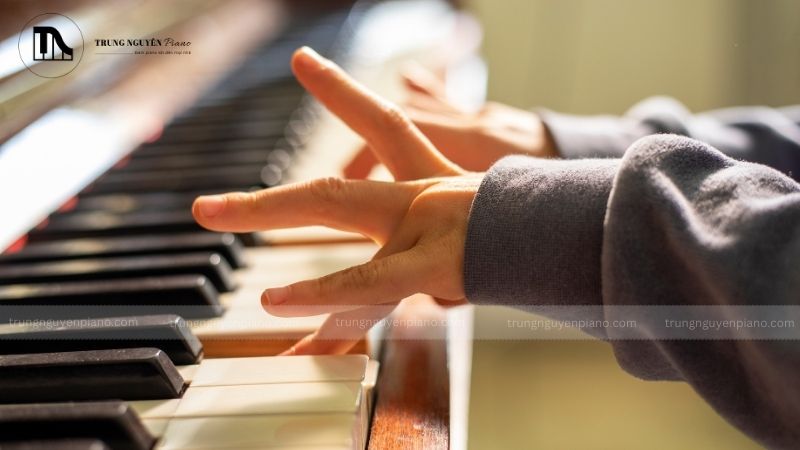 cách học piano khi không có đàn bằng bài tập ngón tay