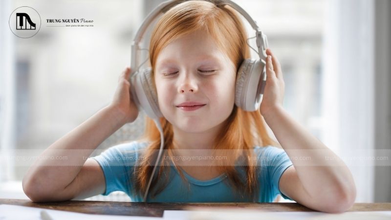 Luyện tai tinh tế là một cách học piano khi không có đàn