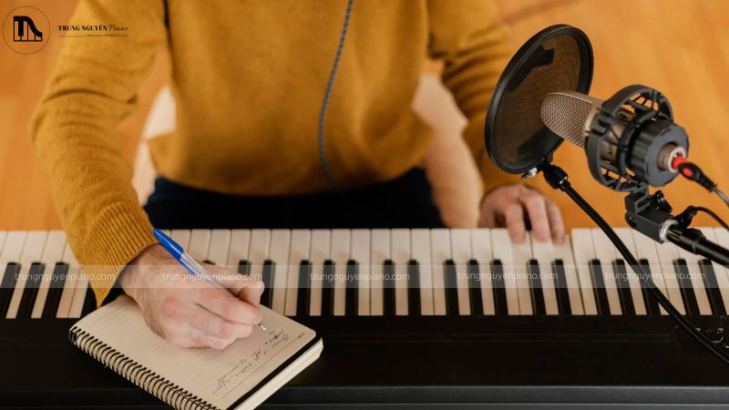 Học song song Cổ điển và Đệm hát