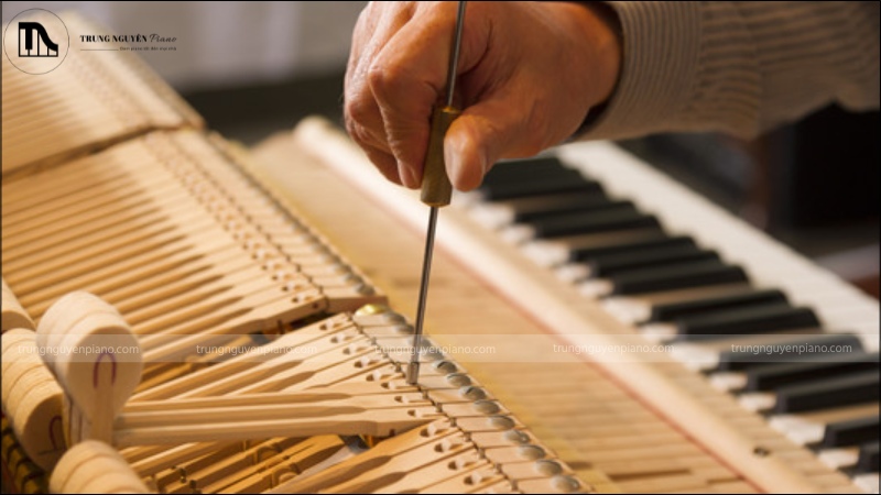 Đàn Piano Spinet là gì? - Ưu và Nhược điểm, có nên mua không? 11 Spinet piano có bộ máy cơ khá phức tạp