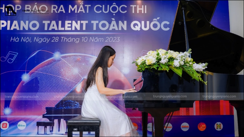 Các cuộc thi piano ở Việt Nam - Hướng dẫn đăng ký toàn diện và chi tiết 1 Họp báo ra mắt cuộc thi Piano ở Việt Nam