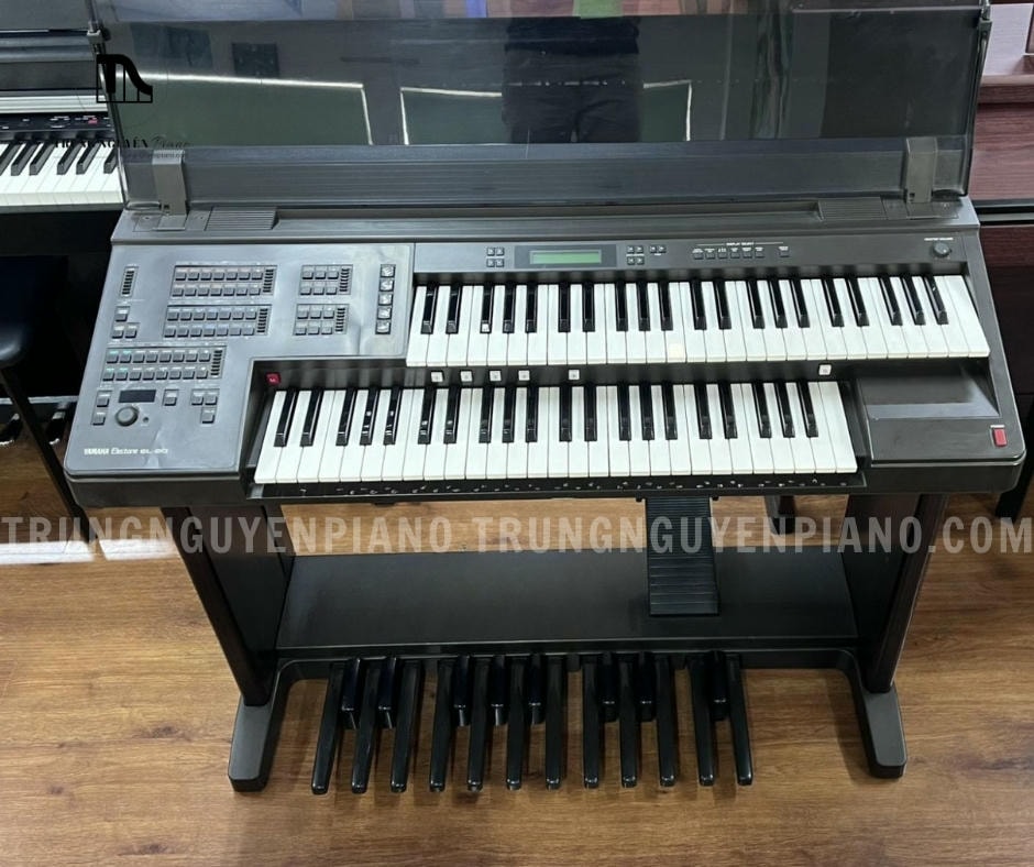 Đàn Organ Yamaha Electone EL20 có hai bàn phím với 49 phím mỗi bàn phím, tổng cộng 98 phím