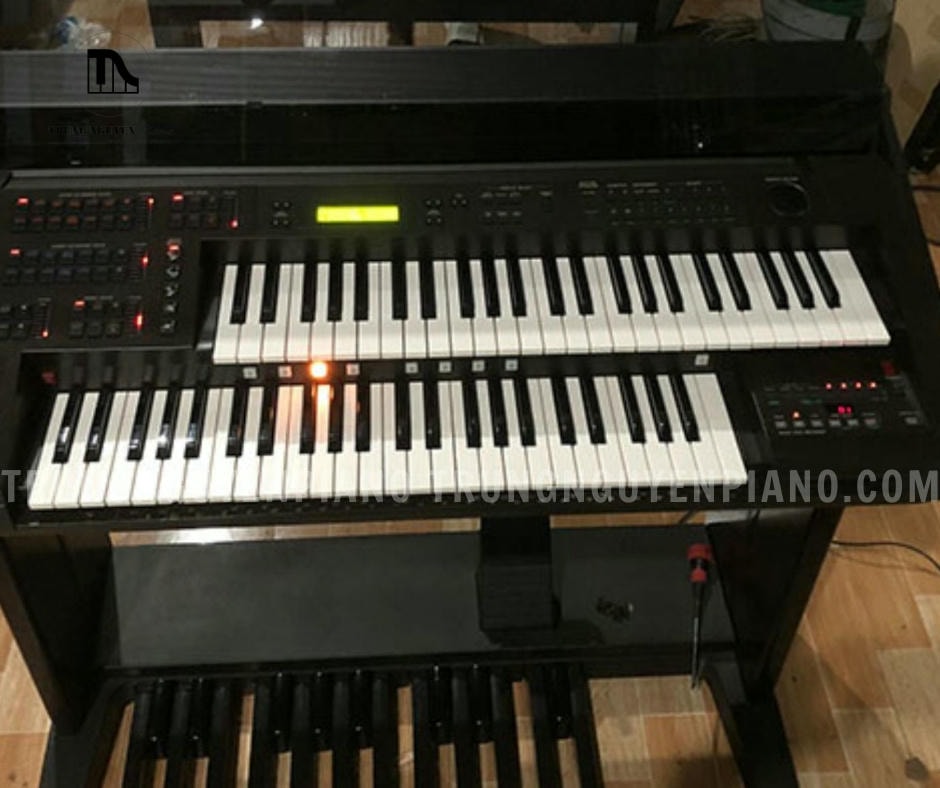 Đàn 2 tầng Electone Yamaha EL37 sở hữu thiết kế chắc chắn, mạnh mẽ với vỏ ngoài bằng gỗ