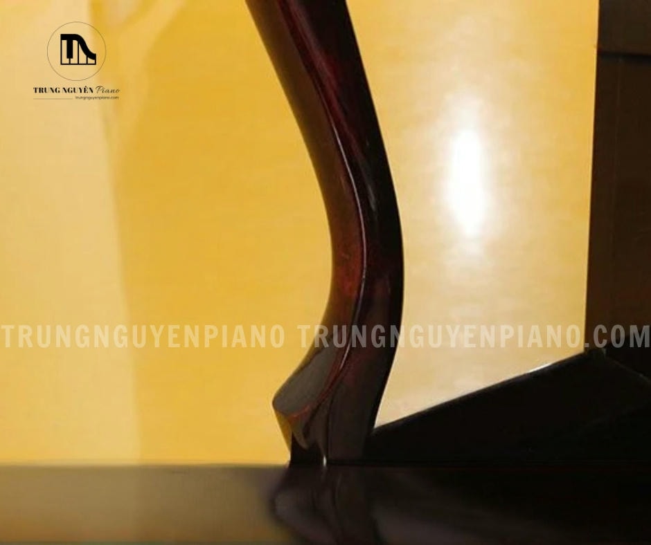 Đàn Piano Apollo A123CM có chân đàn cong cổ điển, tạo vẻ ấn tượng cho đàn