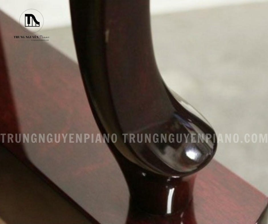 Đàn Piano Apollo MU600 12 Đàn Piano Apollo MU600 với thiết kế chân mèo mang lại vẻ đẹp sang trọng và tinh tế