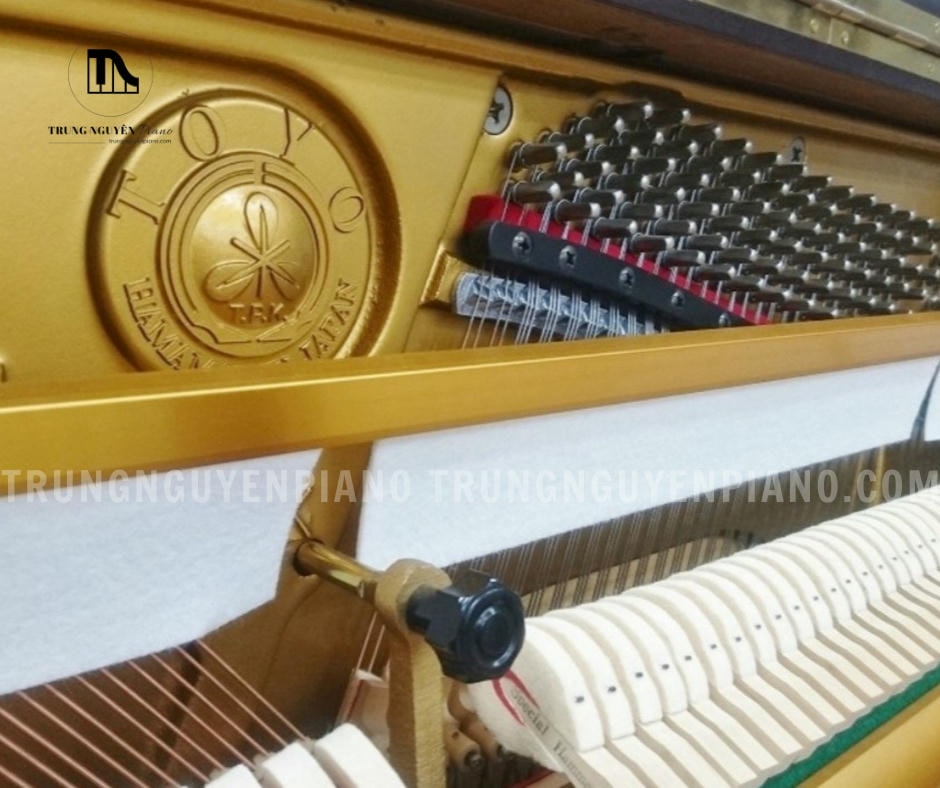 Đàn Piano Apollo RU33 4 Đàn Piano Apollo RU33 có bảng cộng hưởng được làm từ gỗ vân sam.