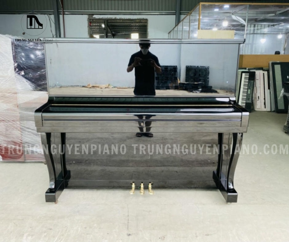 Đàn Piano Atlas M2 có thùng đàn được làm từ gỗ chất lượng cao