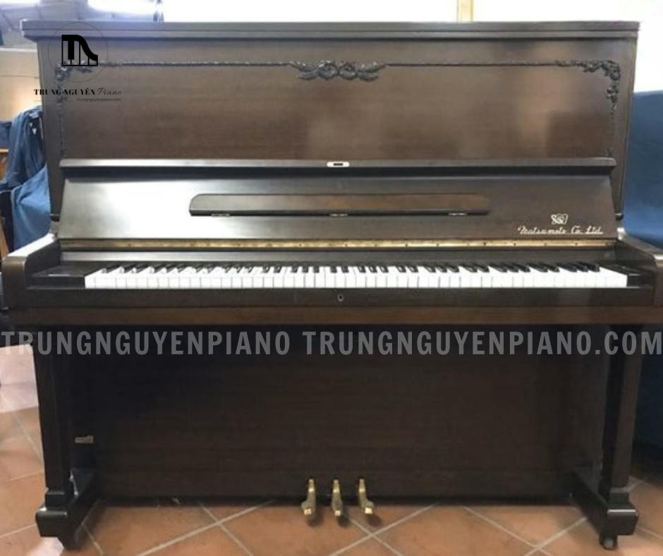 Đàn Piano Atlas M7 có bề ngoài được hoàn thiện với lớp sơn bóng