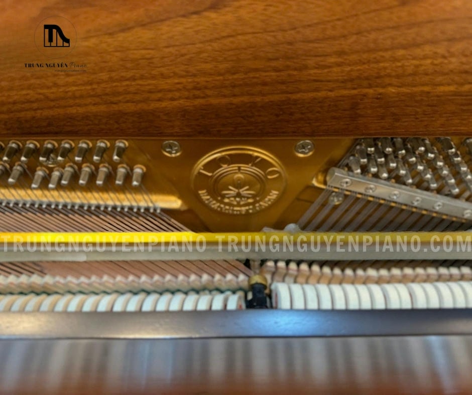 Đàn Piano Cristofori CR121 4 Đàn piano Cristofori CR121 được sản xuất với công nghệ tiên tiến của Nhật Bản