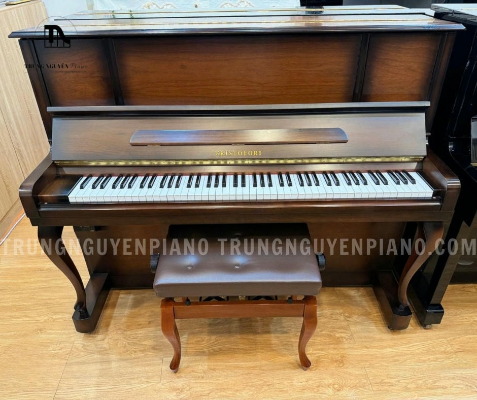 Đàn piano Cristofori CR121 mang lại vẻ đẹp cổ điển và tinh tế