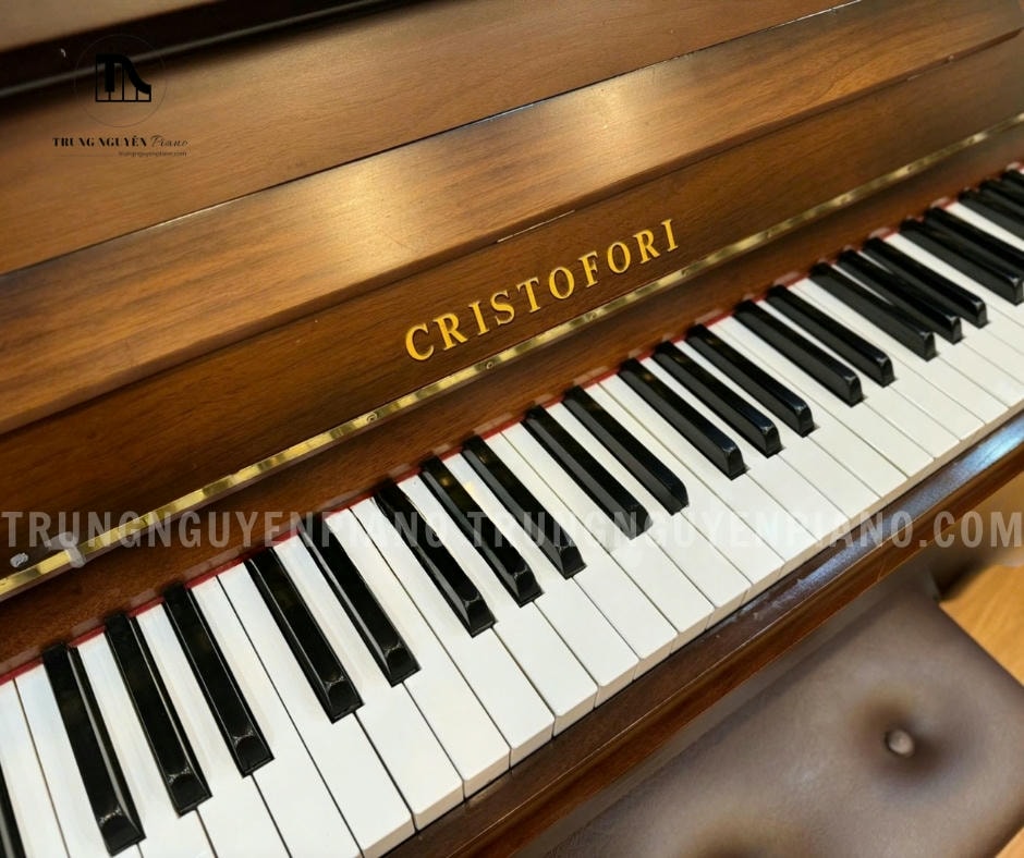 Đàn Piano Cristofori CR121 13 Đàn piano Cristofori CR121 có bàn phím 88 phím chuẩn được làm từ chất liệu cao cấp