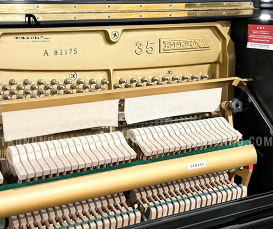 Đàn Piano Eterna 35 7 Đàn Piano Eterna 35 với búa đàn gỗ bọc nỉ cao cấp và chất lượng