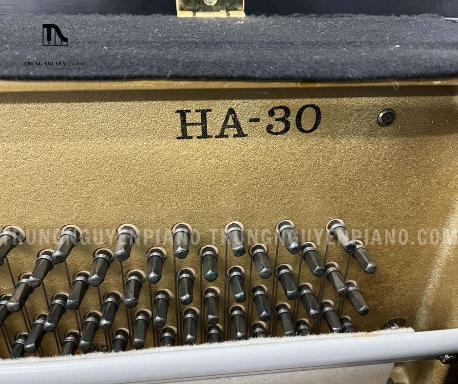 Đàn Piano Kawai HA30 4 Đàn piano Kawai HA30 có khung đàn chắc chắn, được làm từ gang đúc