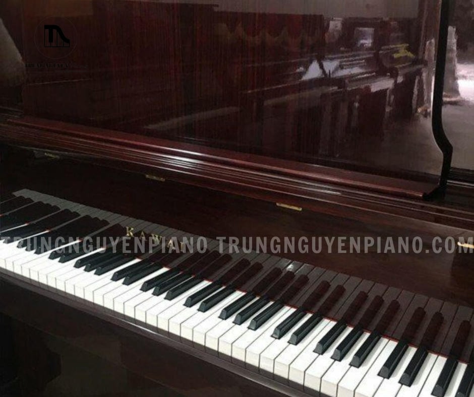 Đàn Piano Kawai KL702 5 Đàn Piano Kawai KL702 mang đến trải nghiệm âm nhạc tuyệt vời, đồng thời là điểm nhấn tinh tế cho không gian sống.