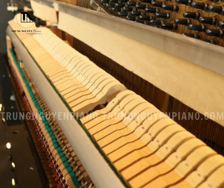 Đàn Piano Kawai KST3 6 Đàn piano Kawai KST3 có bộ máy cơ được chế tạo tỉ mỉ, dây đàn thép cường độ cao và búa đàn được bọc nỉ cao cấp