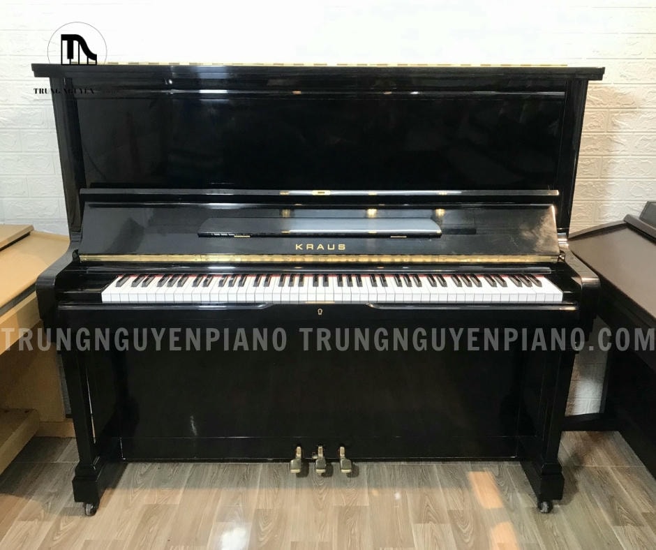 Kích thước lớn của đàn Piano Kraus U133: không chỉ mang lại vẻ ngoài đẳng cấp mà còn góp phần tạo nên âm thanh vang dội