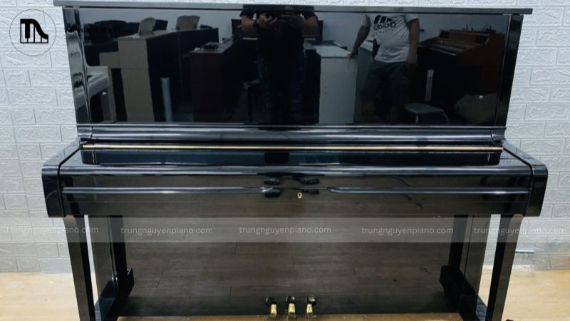 Đàn piano màu đen Yamaha U1H