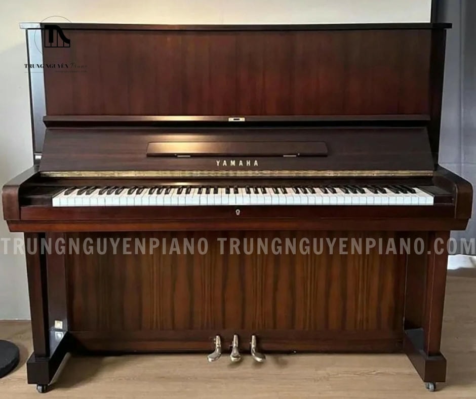Đàn Piano Yamaha U5A sở hữu thiết kế hình hộp đứng thanh lịch và sang trọng