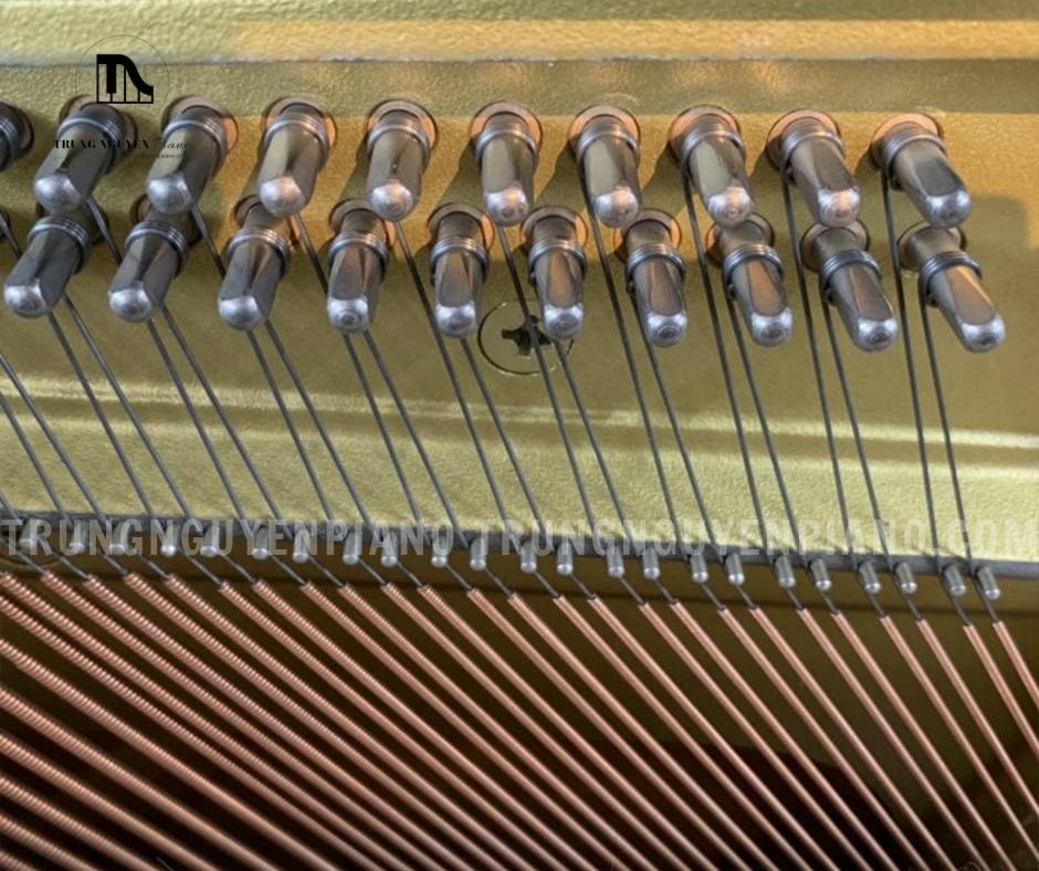 Đàn Piano Yamaha UX300Wn 5 Đàn Piano Yamaha UX300Wn với dây đàn thép chống gỉ