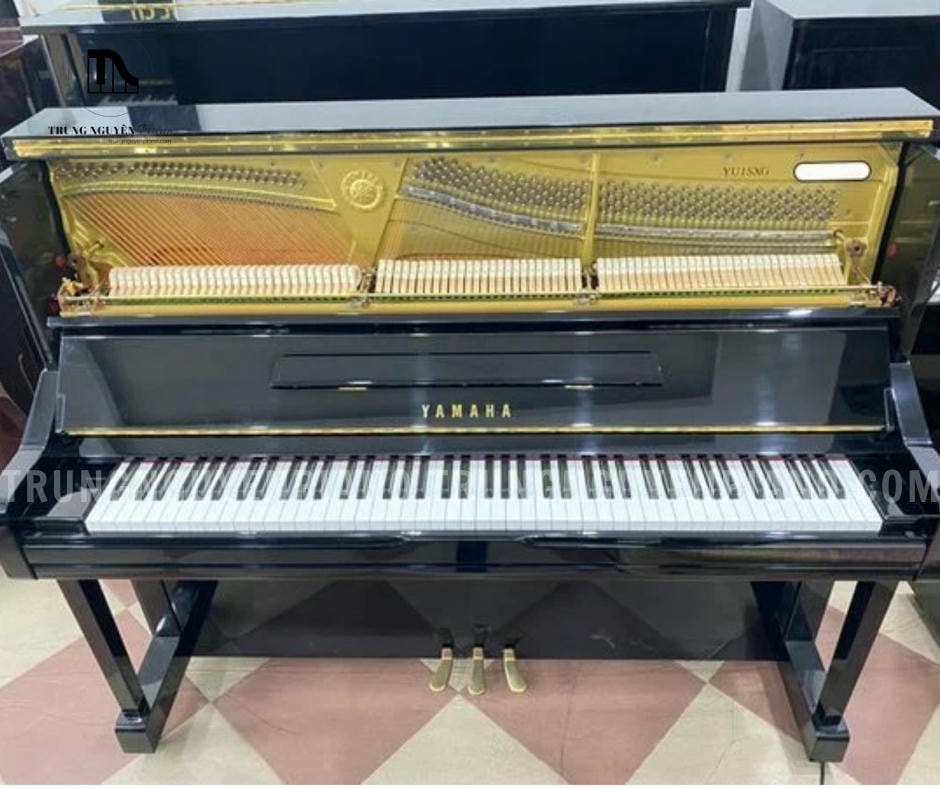 Đàn Piano Yamaha YU1SXG còn được chế tác từ những vật liệu cao cấp như gỗ cho bảng cộng hưởng