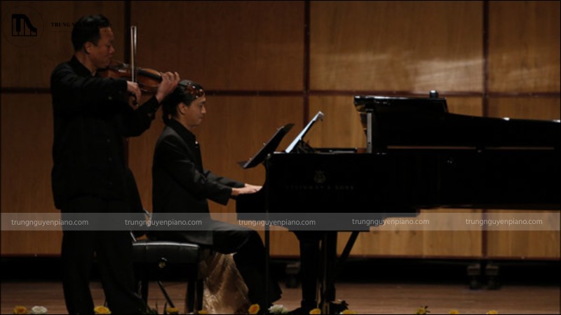 Sự kết hợp độc đáo giữa hai âm sắc tưởng chừng như đối lập nhưng lại bổ sung cho nhau một cách hoàn hảo