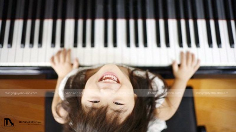 Học piano giúp trẻ giao tiếp tự tin hơn