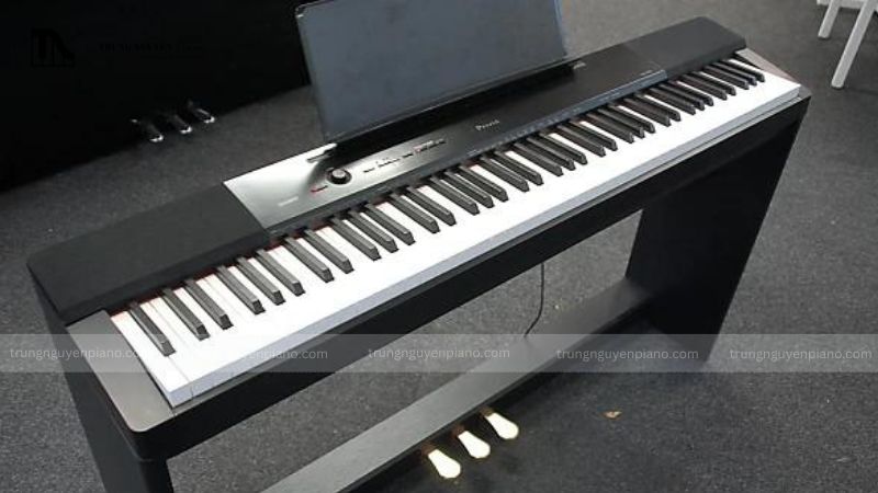 Mặc dù âm thanh khá tốt nhưng loa của PX-150