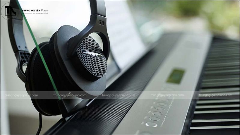 Trước khi mua tai nghe cho đàn piano điện nên kiểm tra kỹ