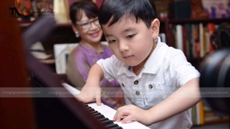 Evan Le, thần đồng piano gốc Việt, có thể chơi các tác phẩm của Beethoven, Mozart khi mới chỉ 4 tuổi