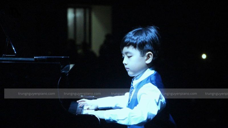 Các nghệ sĩ nhí tham gia các cuộc thi piano quốc