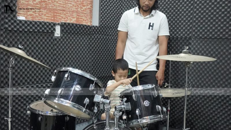 Top 10 trung tâm piano tại Hà Nội, TP HCM uy tín hàng đầu 11 Lớp học trống tại Trung tâm âm nhạc C-FLY