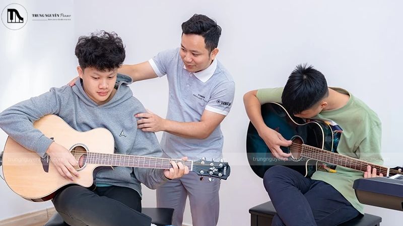 Top 10 trung tâm piano tại Hà Nội, TP HCM uy tín hàng đầu 7 Lớp học guitar tại Yamaha Music Square - Văn Anh Audio