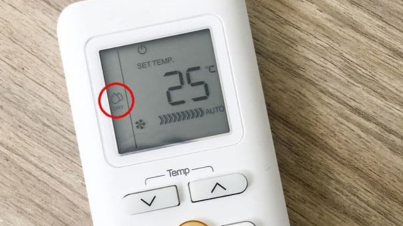 Kiểm soát độ ẩm đàn piano cơ - 3 bí quyết từ chuyên gia 7 Chế độ dry là chế độ làm khô, giảm độ ẩm trong phòng và không làm lạnh