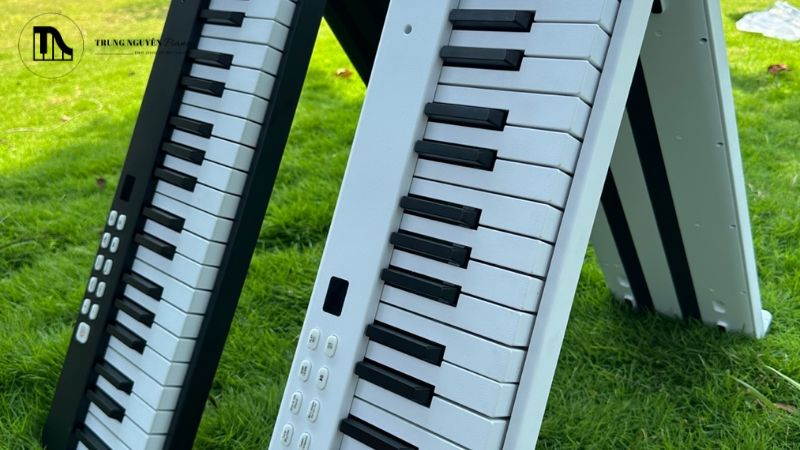 Nhiều mẫu piano gấp gọn hiện đại được trang bị các công nghệ