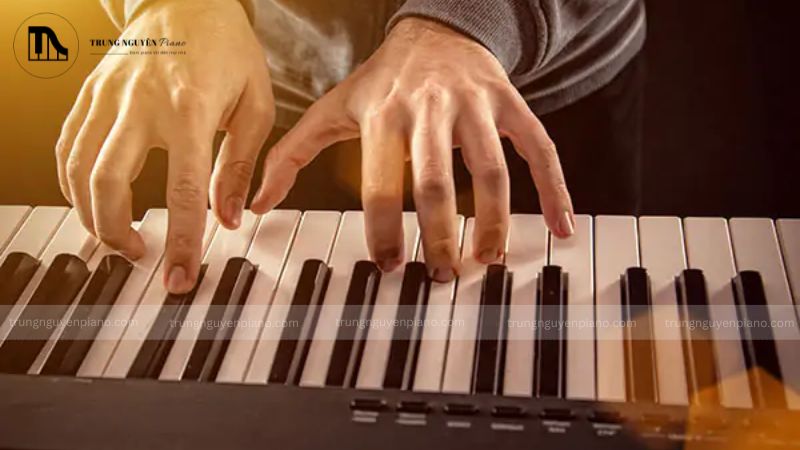 Tư thế tay piano chuẩn: 6 lỗi sai & cách khắc phục nhanh chóng 10 Kết hợp giữa các bài tập thả lỏng cổ tay và việc áp dụng kỹ thuật thả lỏng