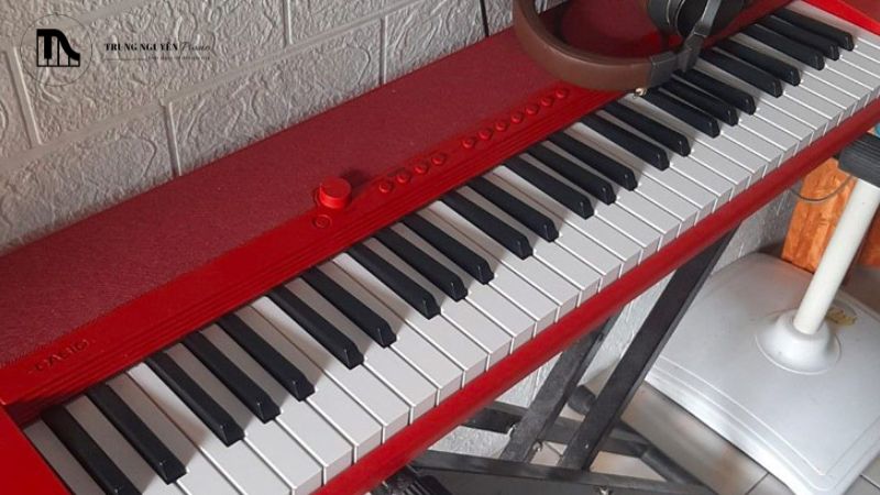 CT-S1 không có chức năng ghi âm trực tiếp lên bộ nhớ trong của đàn.